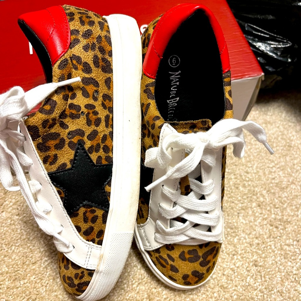 Natural Breeze tennis shoes